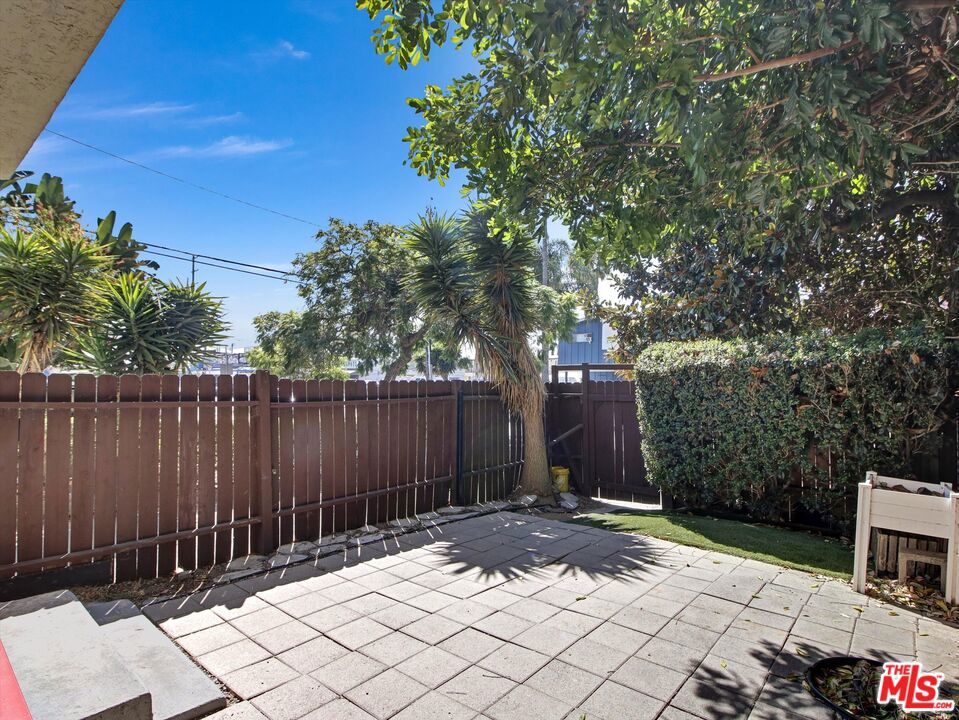 3754 Westwood Boulevard Property Photo 2