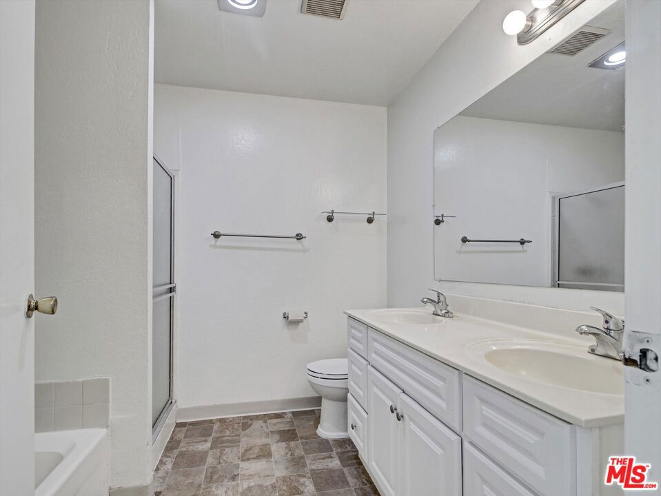 3754 Westwood Boulevard Property Photo 16