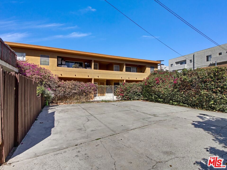 3754 Westwood Boulevard Property Photo 24