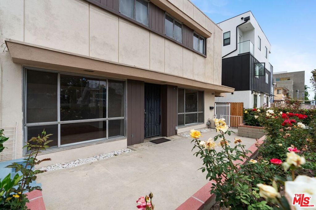 6423 Lexington Avenue Property Photo 4