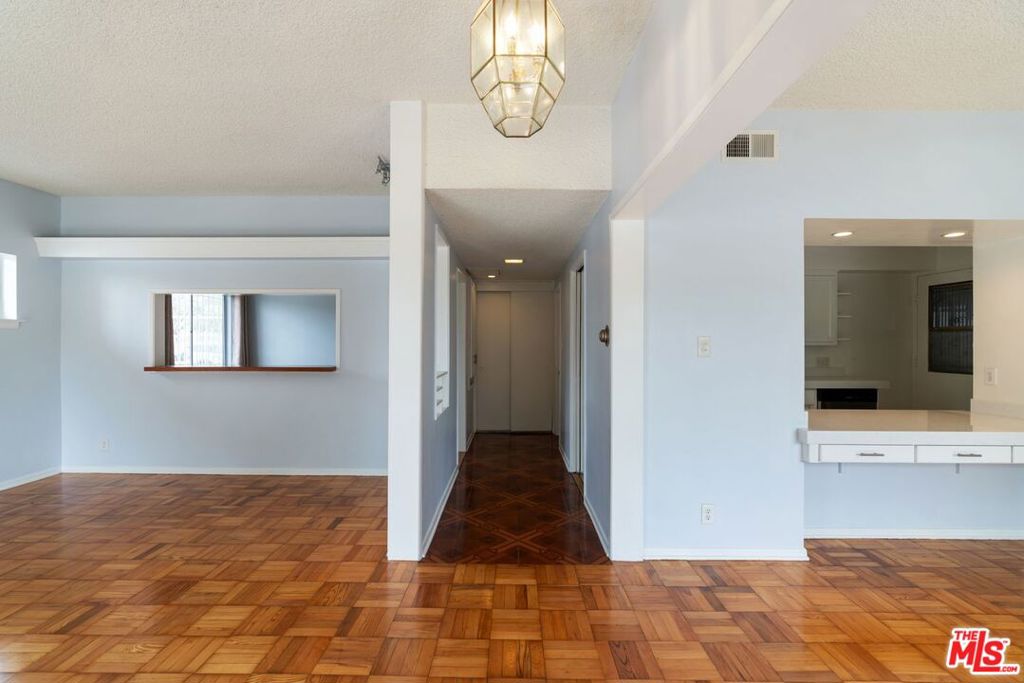 6423 Lexington Avenue Property Photo 6