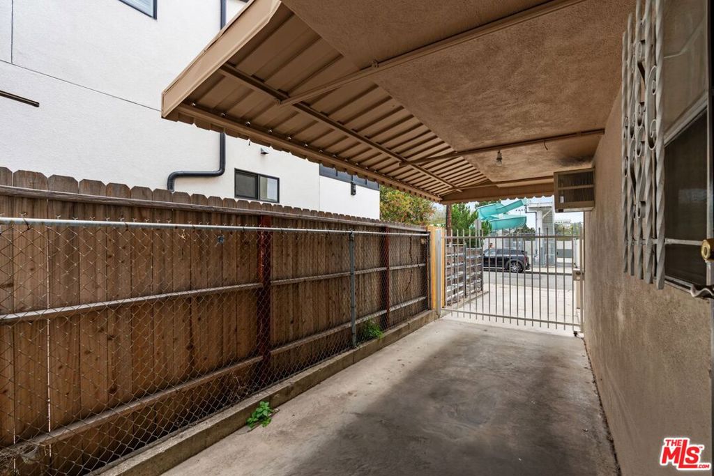 6423 Lexington Avenue Property Photo 8