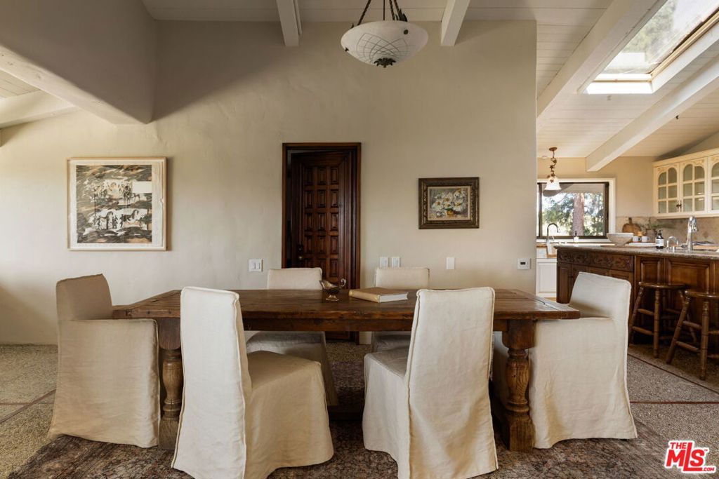 28611 Bamfield Drive Property Photo 23