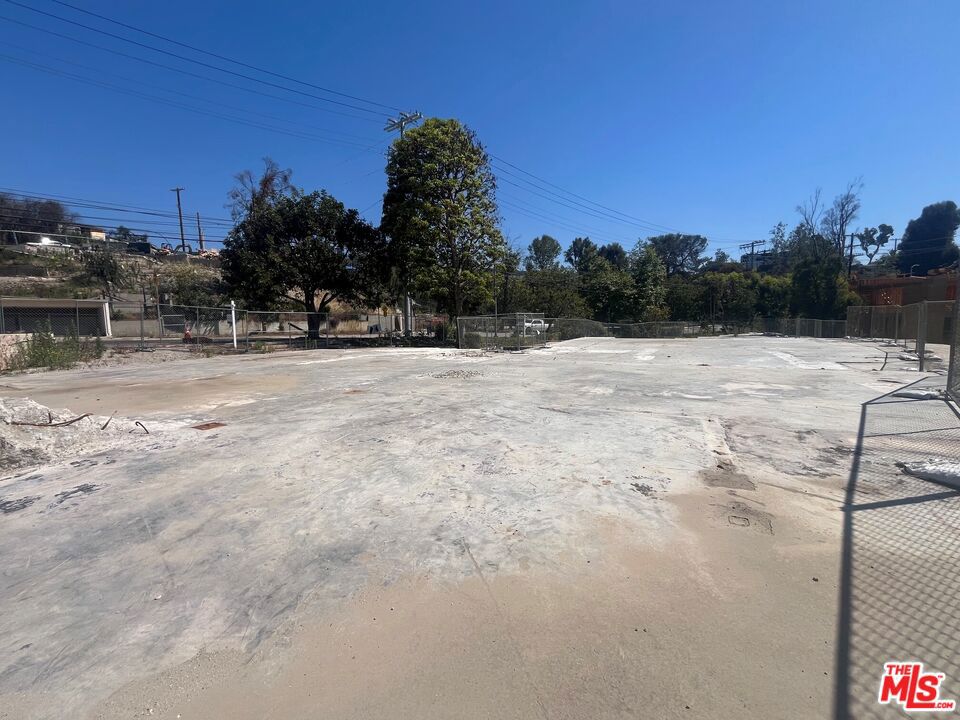 16450 W Sunset Boulevard Property Photo 6