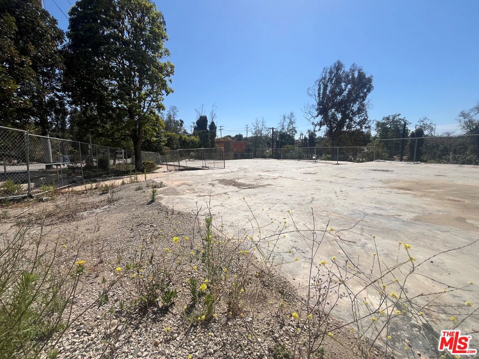 16450 W Sunset Boulevard Property Photo 8