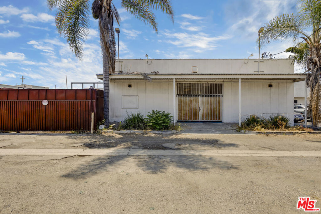 8732 S Western Avenue Property Photo 7