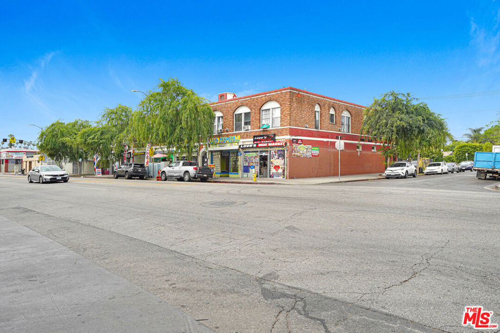 5151 S Vermont Avenue Property Photo 16