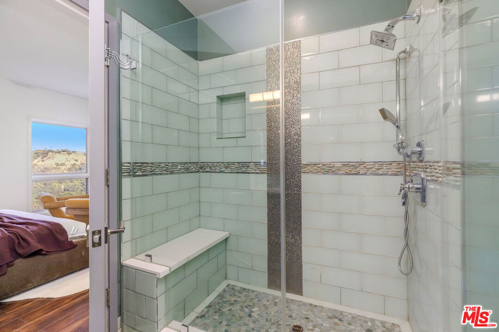 11955 Pinnacle Place Property Photo 32