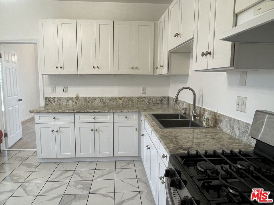 1145 5th Avenue 7 Property Photo 2