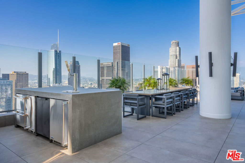 825 S Hill Street Penthouse Property Photo 10