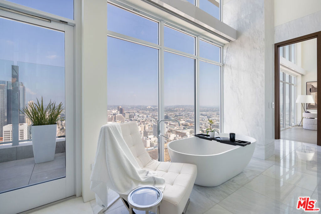 825 S Hill Street Penthouse Property Photo 34