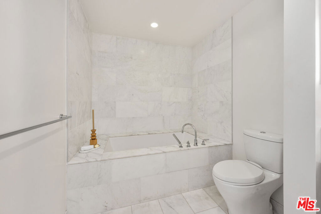 1705 Ocean Avenue 312 Property Photo 10