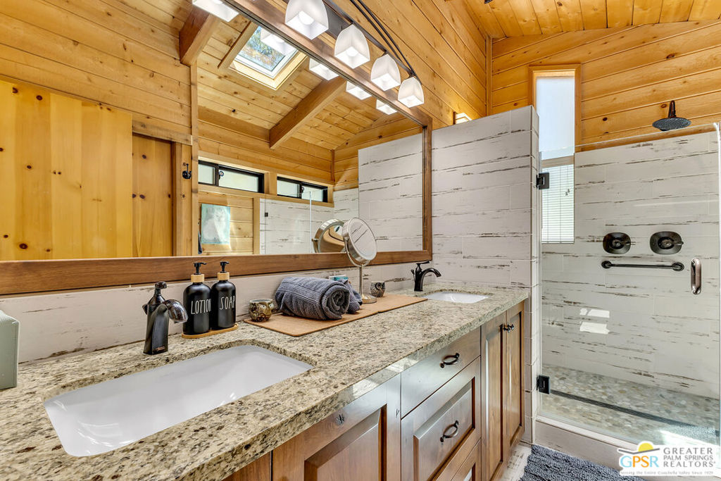 24924 Fern Valley Road Property Photo 12