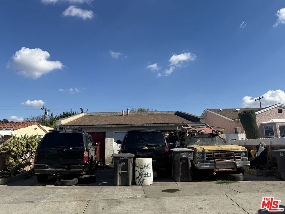 6050 Olive Avenue Property Photo 2
