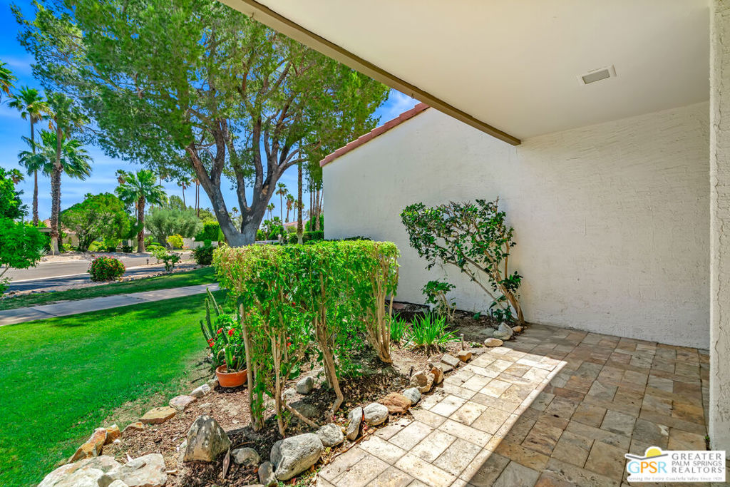 2527 N Whitewater Club Drive A Property Photo 11