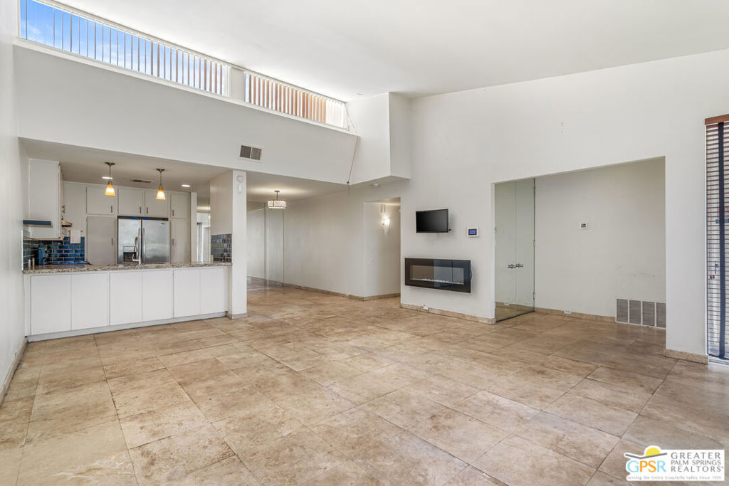 2527 N Whitewater Club Drive A Property Photo 12