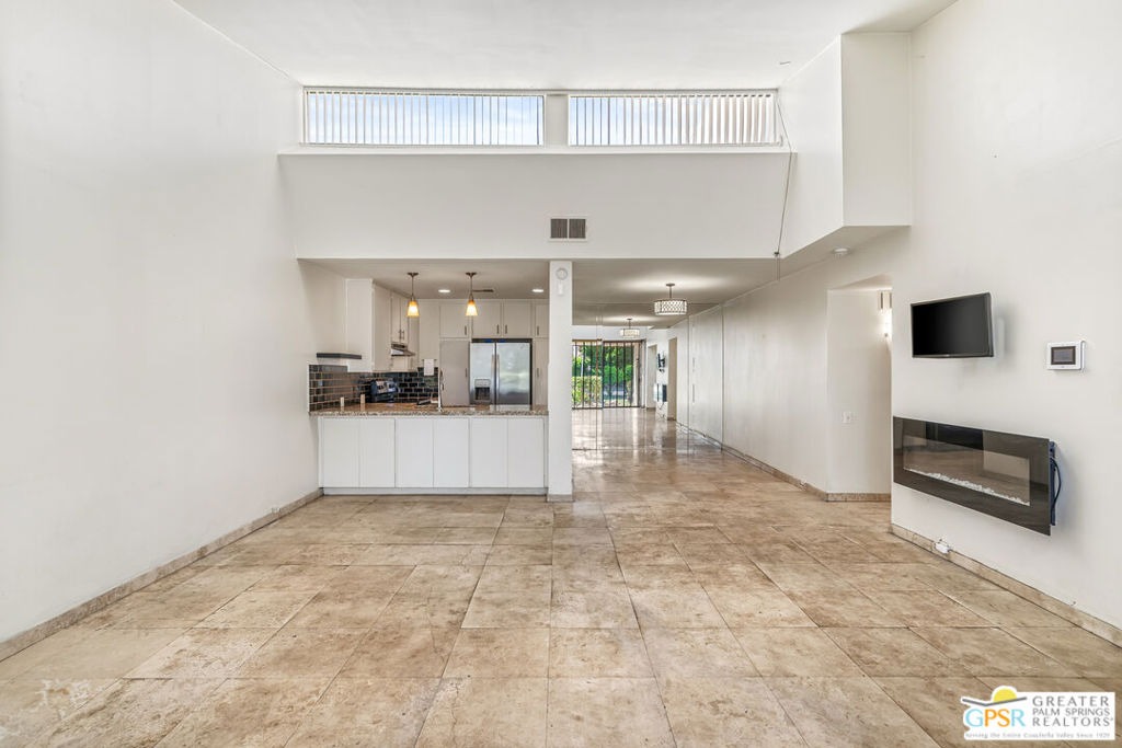 2527 N Whitewater Club Drive A Property Photo 13