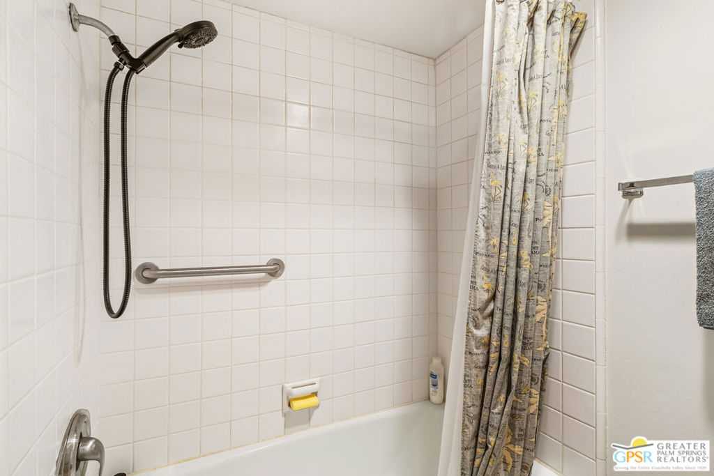 2527 N Whitewater Club Drive A Property Photo 28