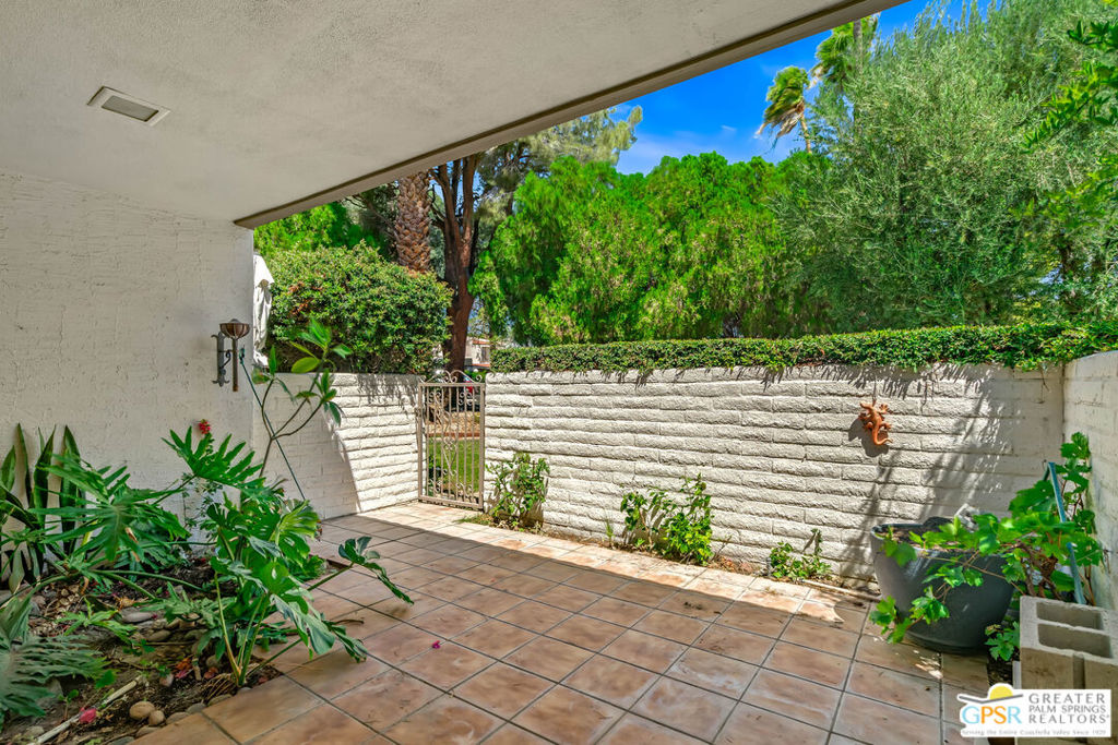 2527 N Whitewater Club Drive A Property Photo 31
