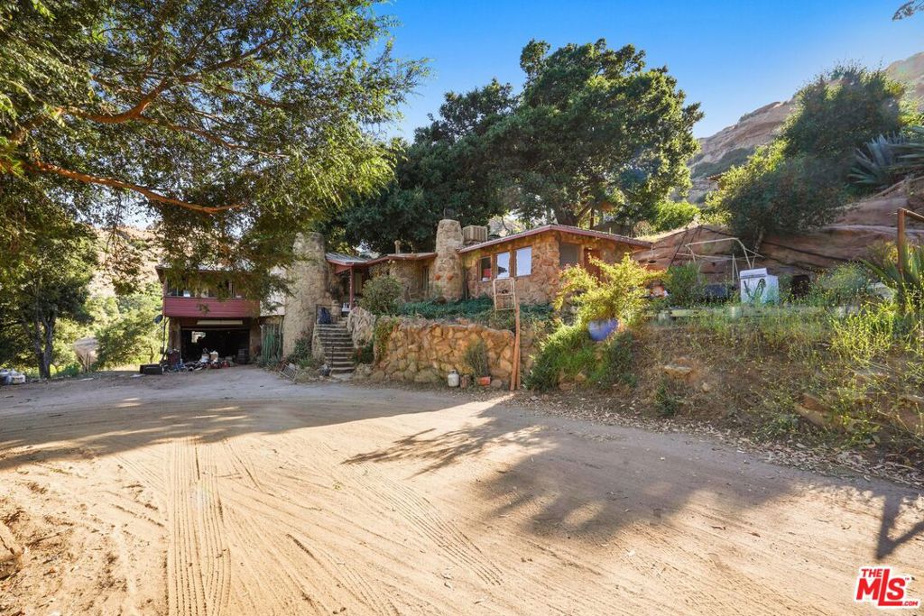 670 Bryant Drive Property Photo 1