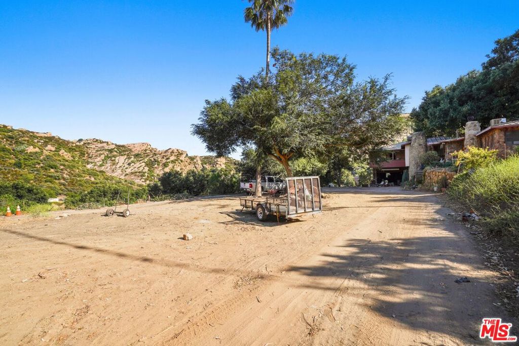 670 Bryant Drive Property Photo 3