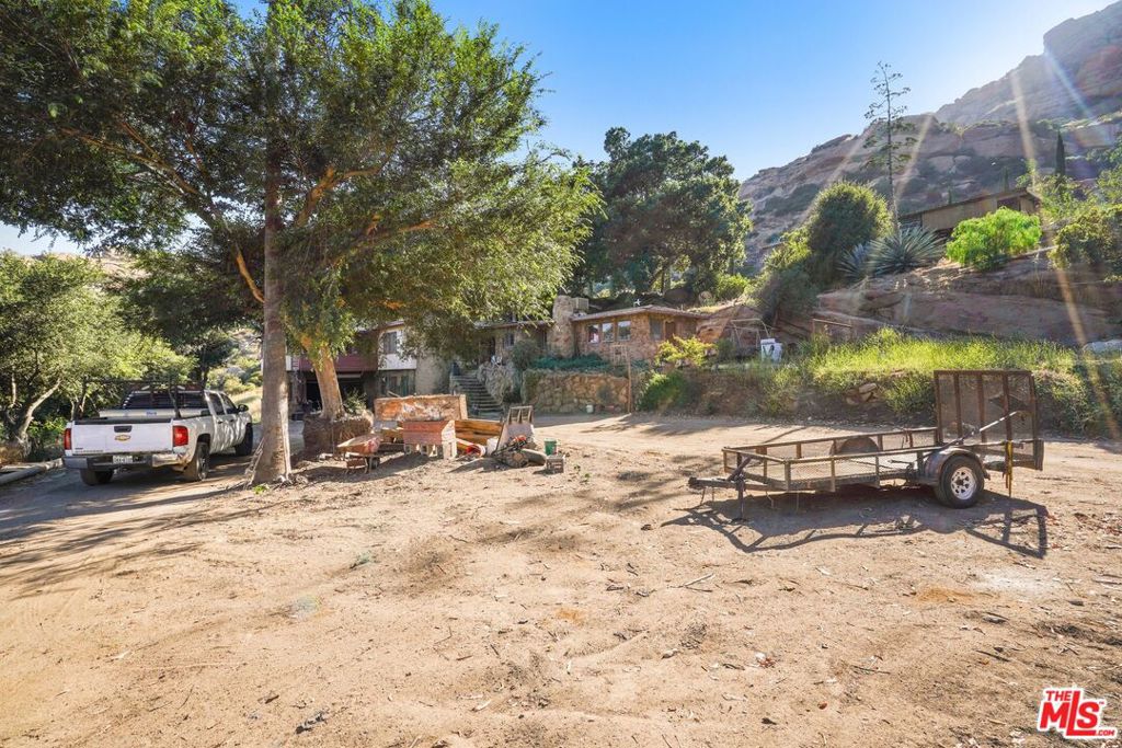 670 Bryant Drive Property Photo 4