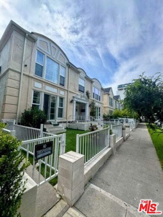 133 S Crescent Drive 5 Property Photo 1