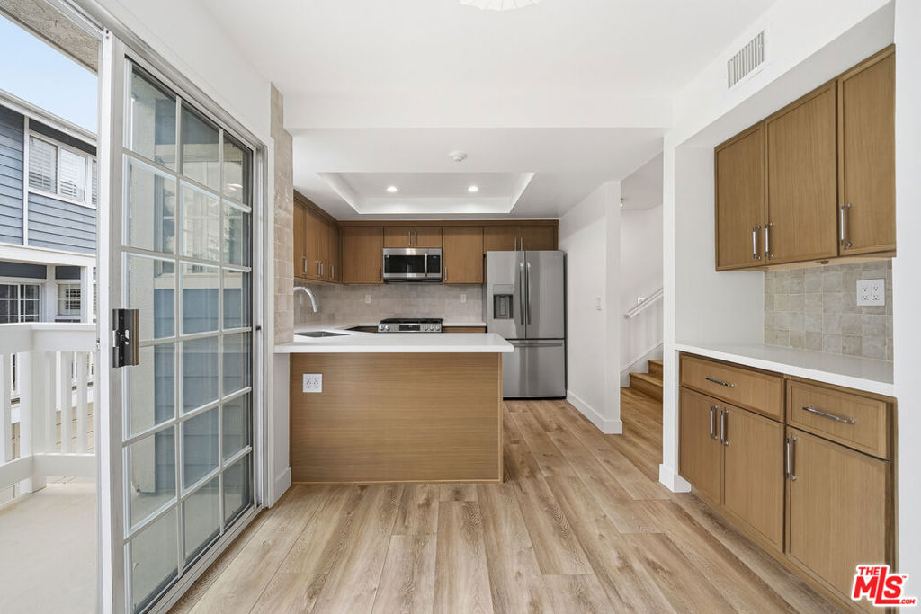 100 S Catalina Avenue A Property Photo 11