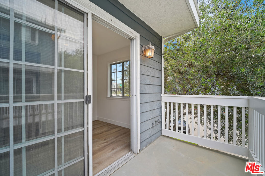 100 S Catalina Avenue A Property Photo 12