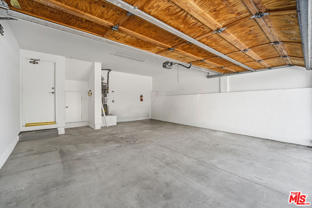 100 S Catalina Avenue A Property Photo 23