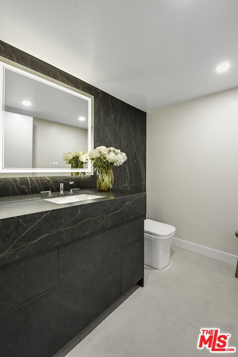 333 N Palm Drive 303 Property Photo 6