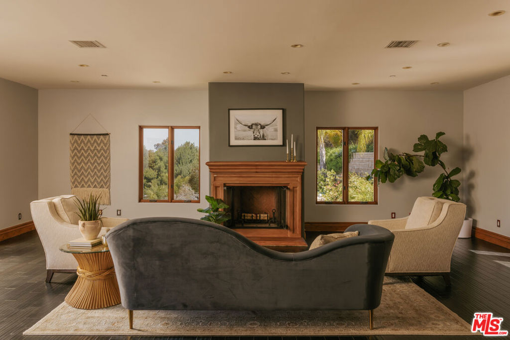24410 Mulholland Highway Property Photo 4