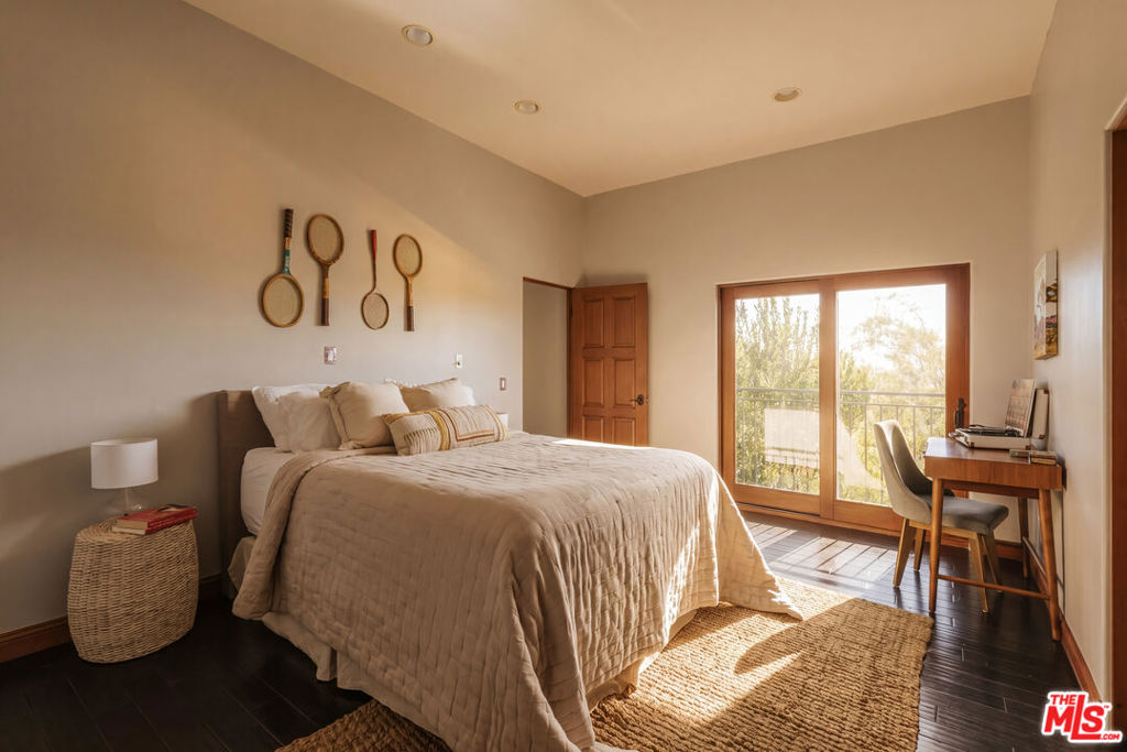 24410 Mulholland Highway Property Photo 18