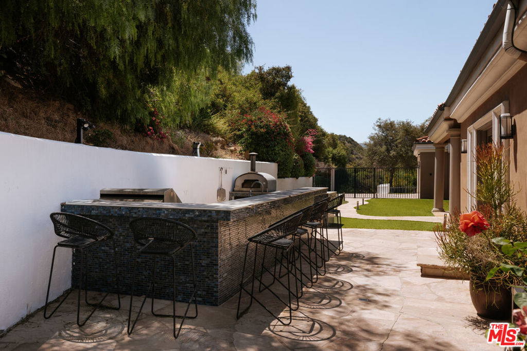 24410 Mulholland Highway Property Photo 24