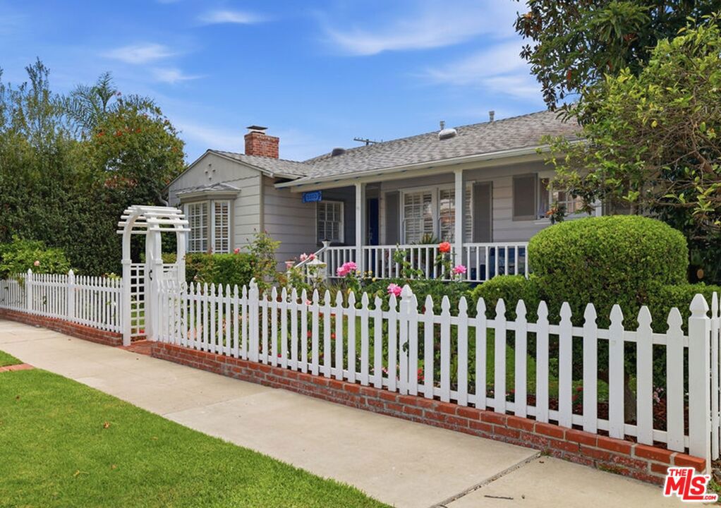 1502 S Crescent Heights Boulevard Property Photo 3