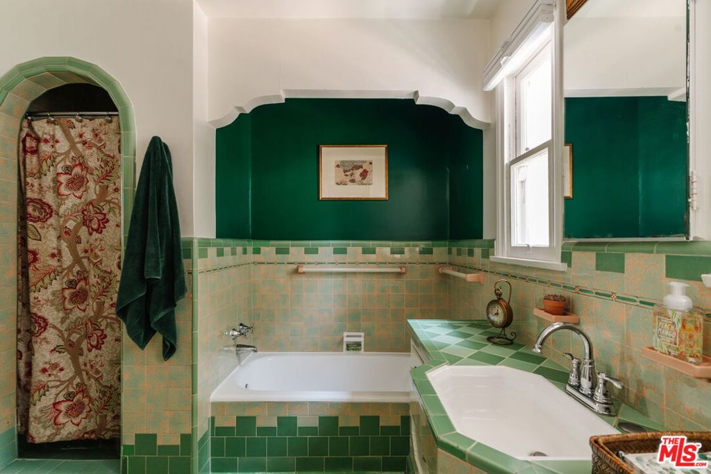 1502 S Crescent Heights Boulevard Property Photo 33