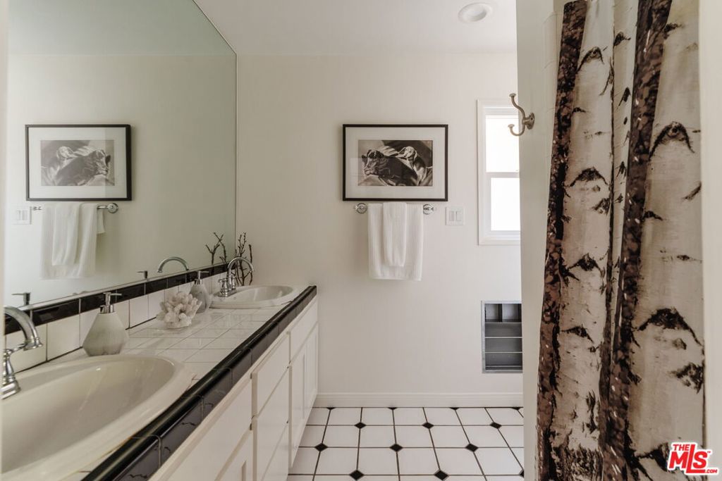 1502 S Crescent Heights Boulevard Property Photo 40
