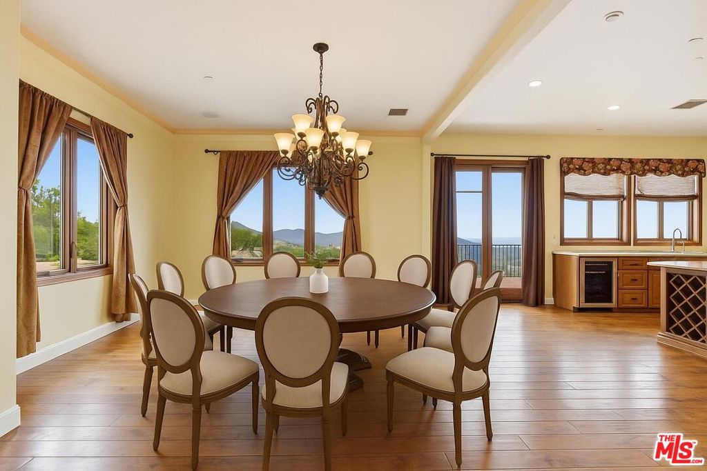 10825 Pacific View Drive Property Photo 11