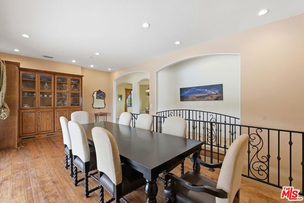 10825 Pacific View Drive Property Photo 12
