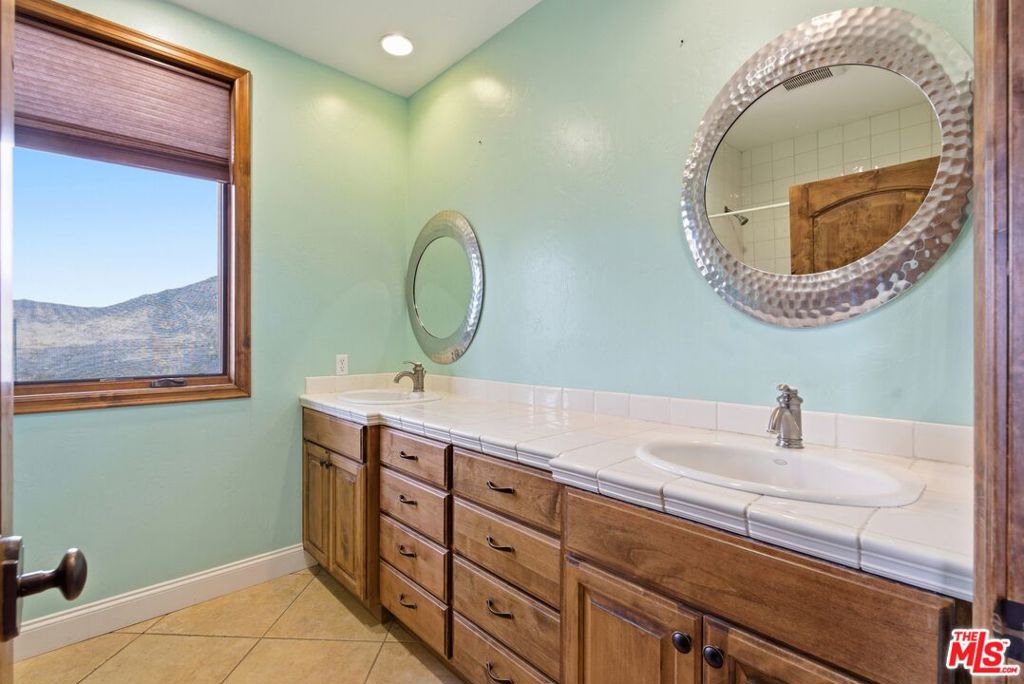 10825 Pacific View Drive Property Photo 18