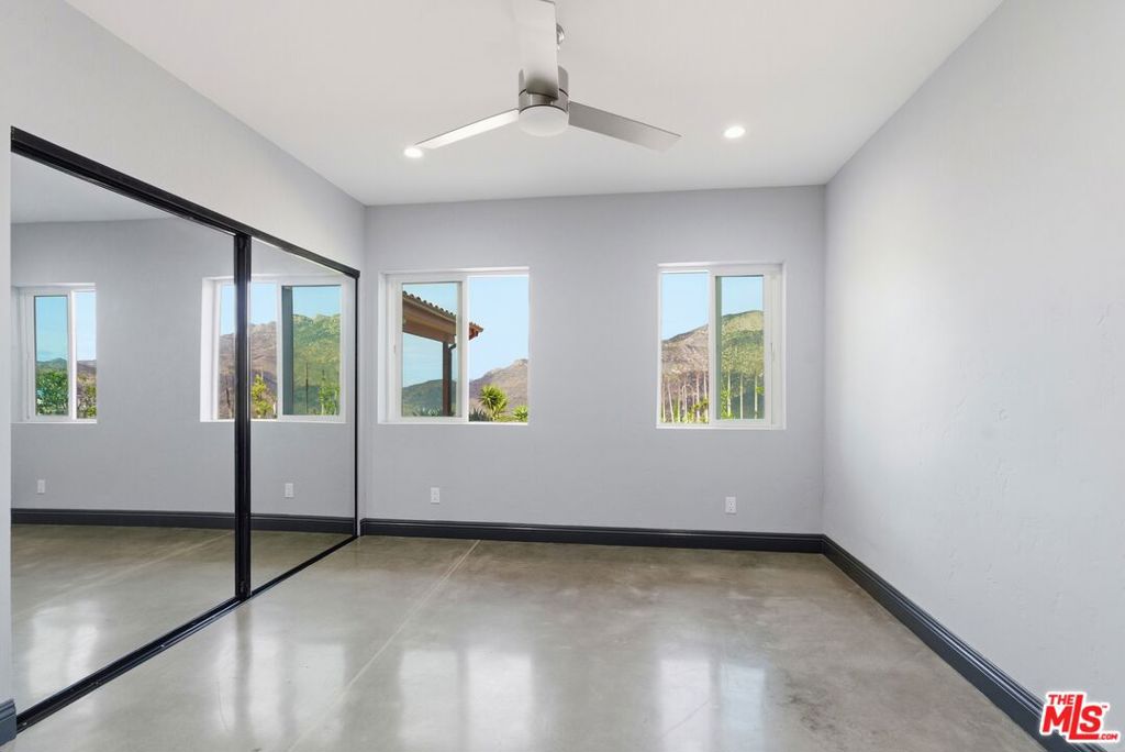 10825 Pacific View Drive Property Photo 20