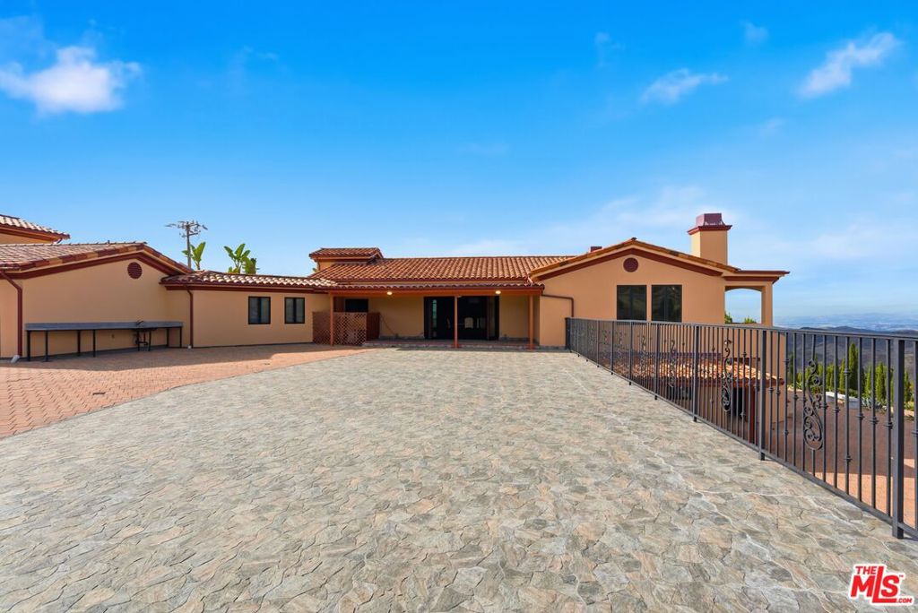 10825 Pacific View Drive Property Photo 22