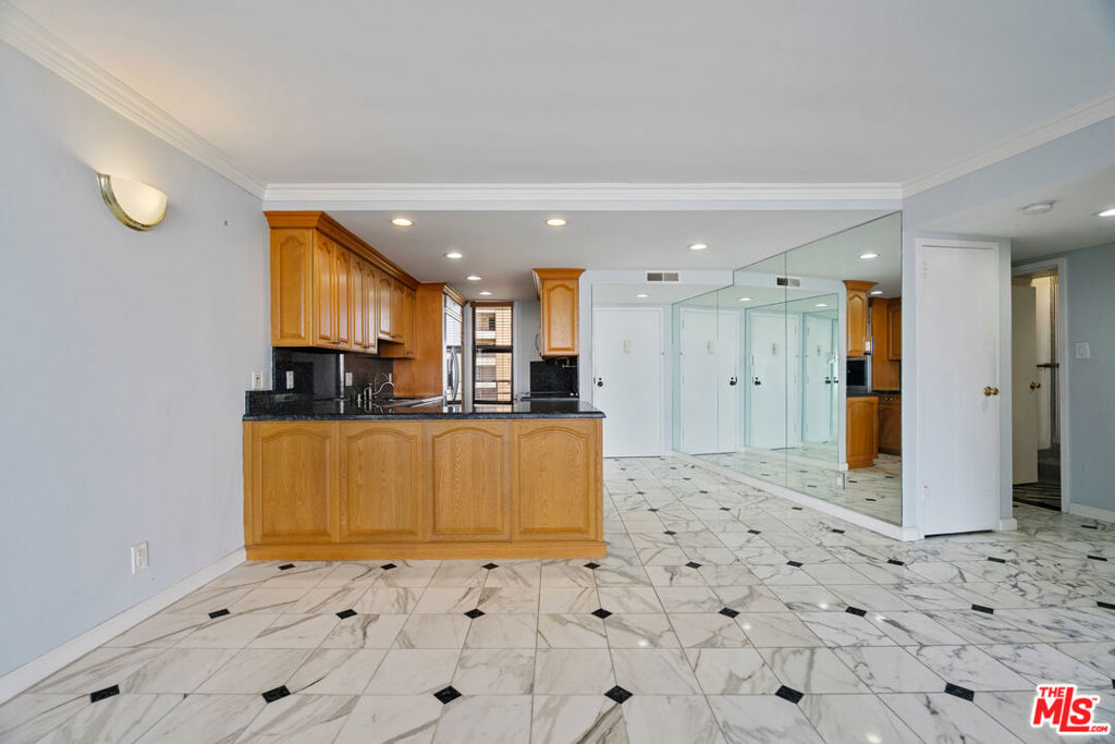 4314 Marina City Drive 1118 Property Photo 8