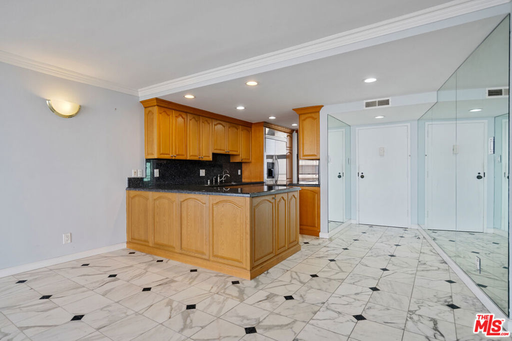 4314 Marina City Drive 1118 Property Photo 9