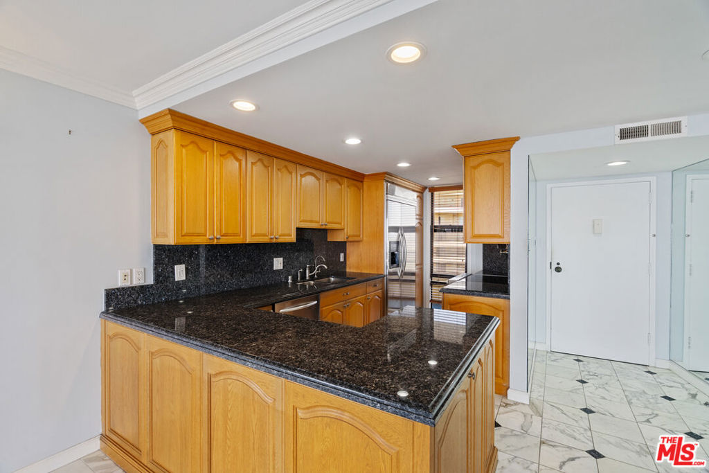 4314 Marina City Drive 1118 Property Photo 12