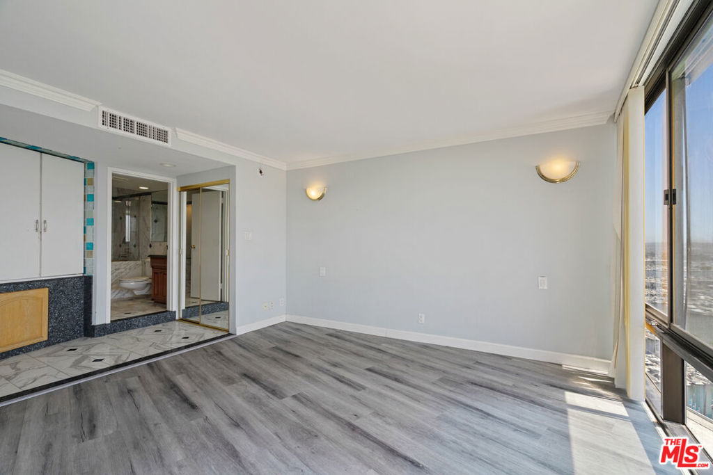 4314 Marina City Drive 1118 Property Photo 27