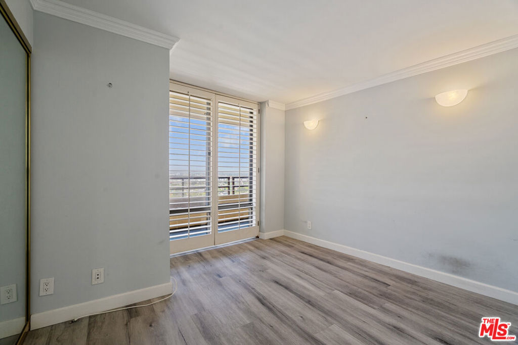 4314 Marina City Drive 1118 Property Photo 32