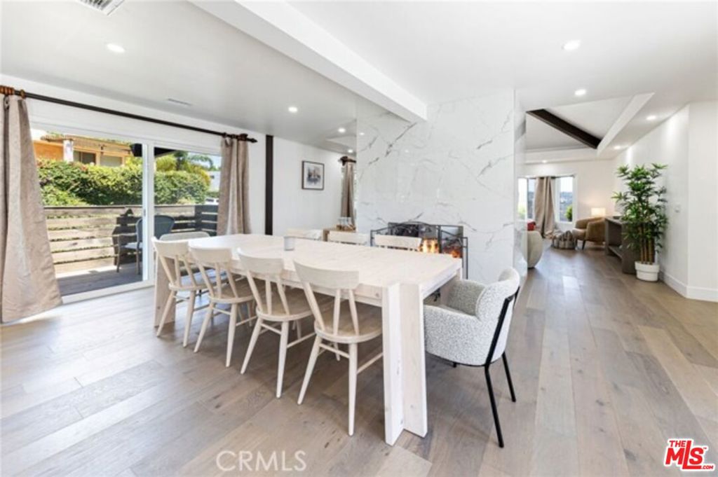 2199 Summitridge Drive Property Photo 17