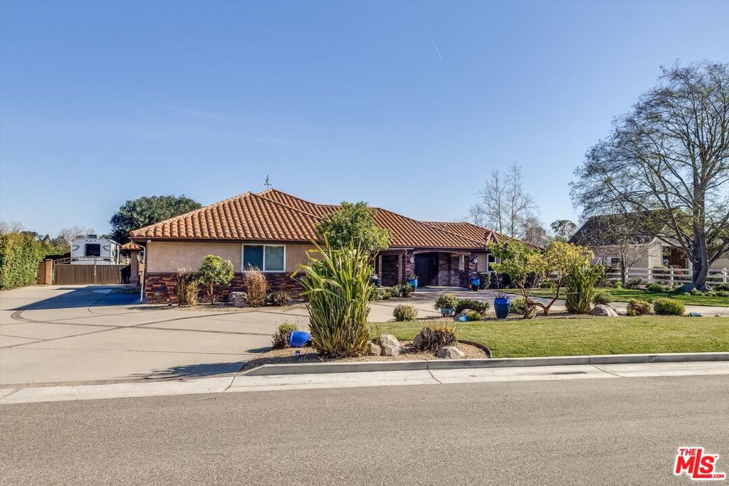 4828 Paint Horse Trail Property Photo 6