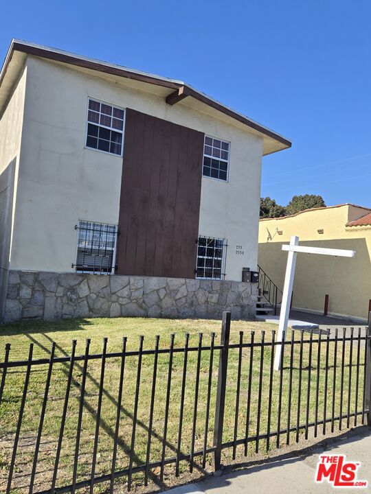 755 E 85th Street Property Photo 2